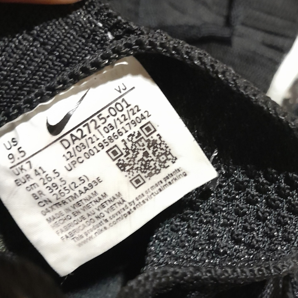 SOLD๐ ๐ ๐ ๐ ๐ ๐ Women's Nike Space Hippie Carbon Black Preowned sz 9.5 EU41 - Picture 8 of 11